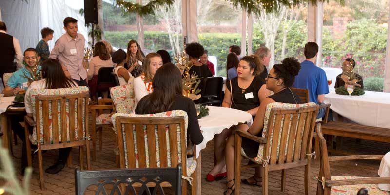 Alumni Association Hosts Christmas Commencement Celebration